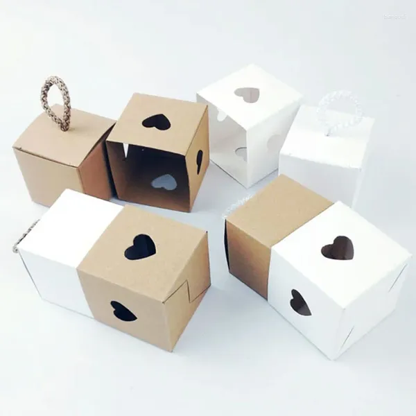 Enveloppe cadeau 4pcs Kraft Paper Candy Box coeur Cadeaux de coeur Sacs d'emballage Corde Partable Party Fournitures de mariage Décoration d'anniversaire de baby shower