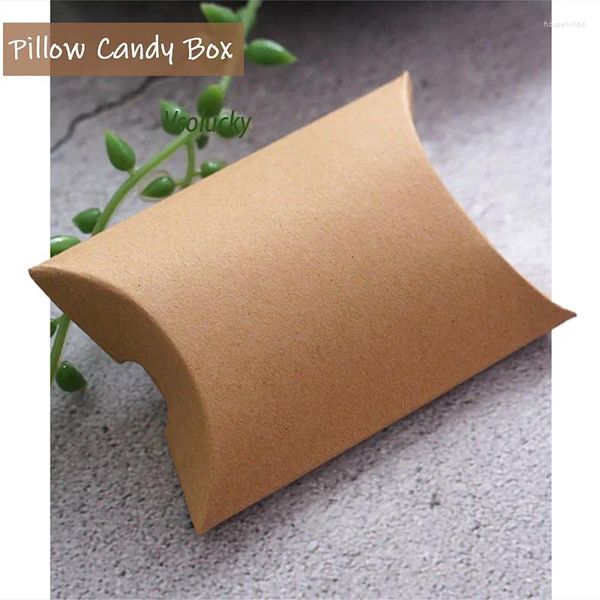 Envoltura de regalo 50/100 unids Almohada Cajas de dulces Kraft Cartón PVC Sello de oro Caja de papel Embalaje Fiesta de boda Suministro de cumpleaños Decoración