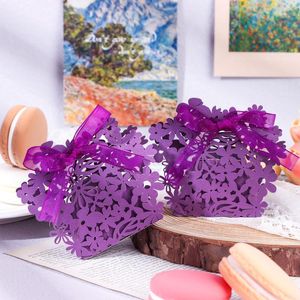 Cadeau cadeau 50 pack fleur creuse boîte de bonbons boîtes de faveurs de mariage chocolat 6 * 3.8 * 4cm pour les invités