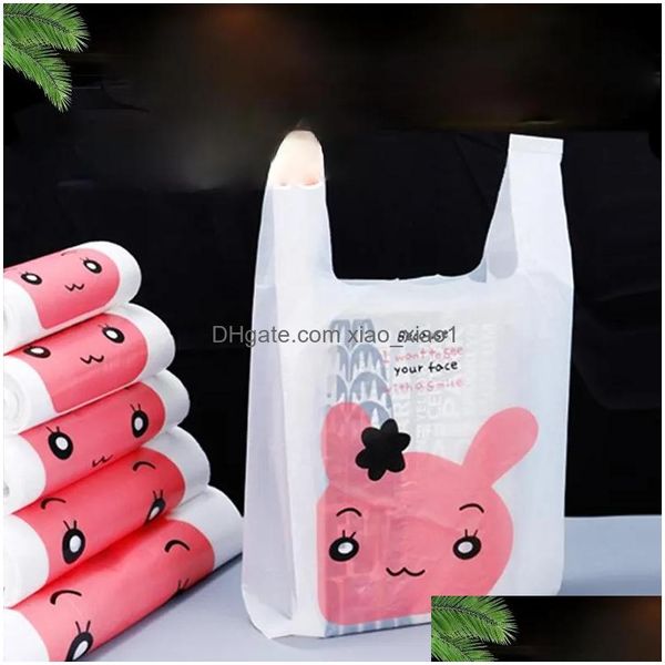 Envoltura de regalo 50 PCS Bolsa de plástico Tote lindo Conveniencia Storeb Dibujos animados con paquete Bolsas al por menor Tienda Manijas Entrega de entrega Home Garden Fes Dhelu