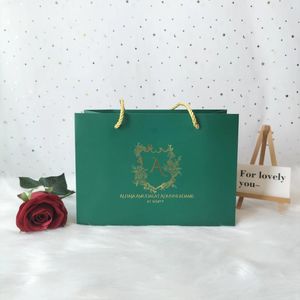 Geschenkwikkeling 500 stks/veel groothandel aangepast logo recyclebare kleding verpakking papieren zak vrolijk kerstkist luxe sieraden