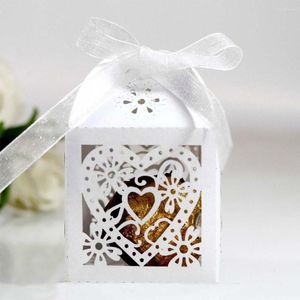 Emballage cadeau 50pcs anniversaire nuptiale douce petit bébé douche chocolats papier blanc avec des rubans invités sculpté boîtes de faveur de mariage