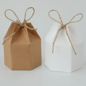 Cadeau cadeau 50pcs kraft papier paquet carton bonbons boîte de mariage boîtes de saint-valentin lanterne hexagone cas