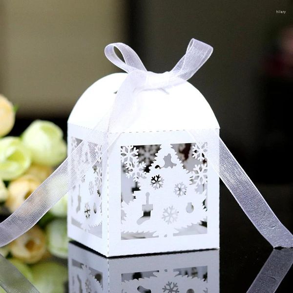 Enveloppe cadeau 50pcs Laser Coup Charmy Tree Candy Box Carriage Snowflake Favor avec Ribbon Xmas Year