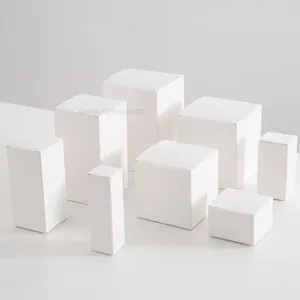 Cadeau cadeau 50pcs / lot 10x10 12 cm 13 blanc petite boîte d'emballage en carton carré carton blanc boîtes de cosmétiques