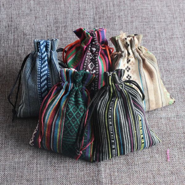 Cadeau Wrap 50pcs / lot Sacs de coton de vent ethnique 9x13cm Coloré Stripe Candy Cadeaux Bijoux Emballage Sacs Mignon Coton Cordon Cadeau Sac 231102