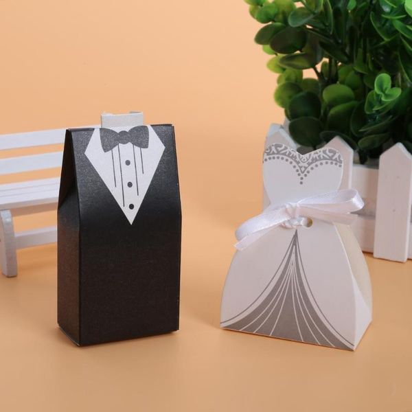 Enveloppe cadeau 50pcs / Lot Western Wedding Candy Box Cadeaux Bride and Groom Suit Robes Faven