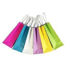 Cadeau cadeau 50pcs / pack sac en papier kraft 21x15x8cm couleur unie boutique magasin sacs de festival avec poignée livraison directe maison jardin festival DHTZL