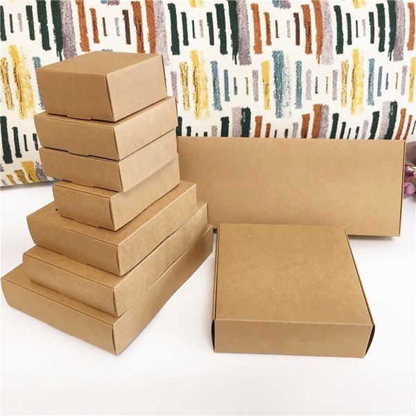 Emballage cadeau 50pcs papier faveur de mariage boîte-cadeau papier kraft biscuits bonbons PVC fenêtres boîtes fête d'anniversaire approvisionnement accessoires boîte d'emballage 230725