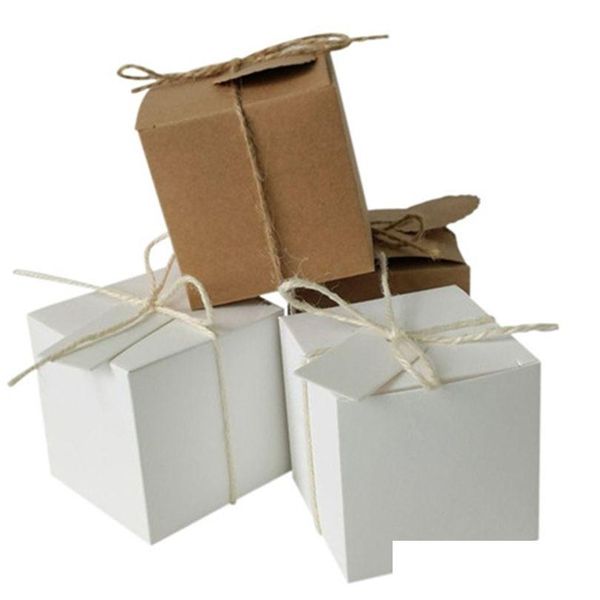 Envoltura de regalo 50 unids Cajas de dulces de papel kraft cuadrado con etiqueta Cartón Fiesta de boda Favor Regalos Caja Cuerda Baby Shower Decoración de cumpleaños 2204 Dhkac
