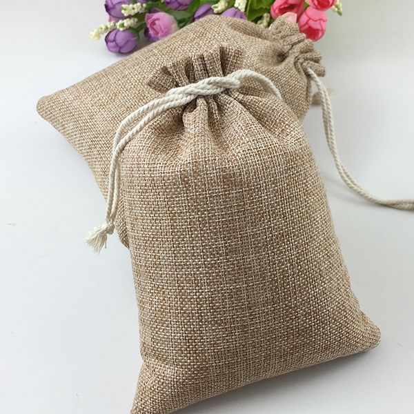 Emballage cadeau 50pcs Vintage toile de jute naturelle Hessia cadeau sacs de bonbons pochette de faveur de fête de mariage fournitures d'anniversaire cordons sacs-cadeaux en jute 230725