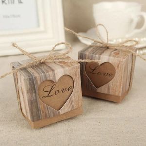 Cadeau cadeau 50pcs coeurs de mariage en amour rustique kraft imitation écorce boîte de bonbons avec toile de jute chic vintage ficelle boîtes de faveur