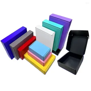 Cadeau cadeau 50pcs en gros boîtes de carton de papier coloré emballage ondulé 3 couches carton fort pour