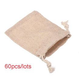 Geschenkwikkeling 60 stcs/veel lijn Jute Drawstring Bag Candy Sack Pocket Bags For Mini Jewelry Sweets Storage Christmas Party PackagingGift