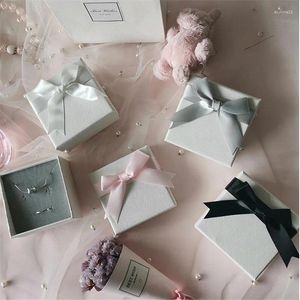 Wrap de regalos Joya de joyería cuadrada con organizador de envasado de aretes de esponja gris Favores de cartón de almacenamiento de anillo pequeños