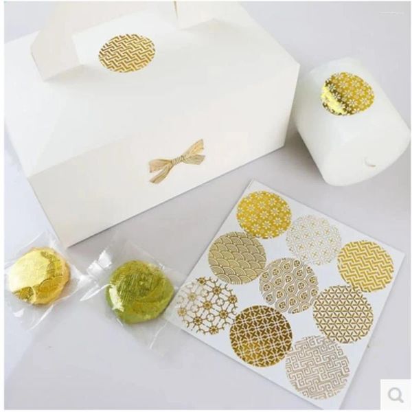 Cadeau cadeau 90pcs / 10 feuilles d'or circulaire doré autocollant d'étanchéité transparent bonbons emballage alimentaire étiquette vacances papier à en-tête décoration de carte