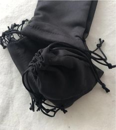 Enveloppe cadeau en tissu noir sac à poussière de mode Emballage 2c Sac à cordes de colis pour bijoux Double côté de rangement imprimé 13x10cm1579395
