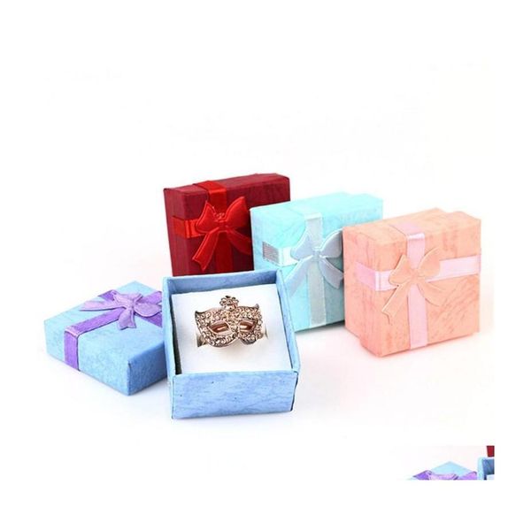 Envoltura de regalo Bowknot Cajas de exhibición de empaque de joyería 4X4X3Cm Caja linda Rojo Rosa Púrpura Azul Pendientes Anillo Venta al por mayor Entrega de gota Inicio Dhnla