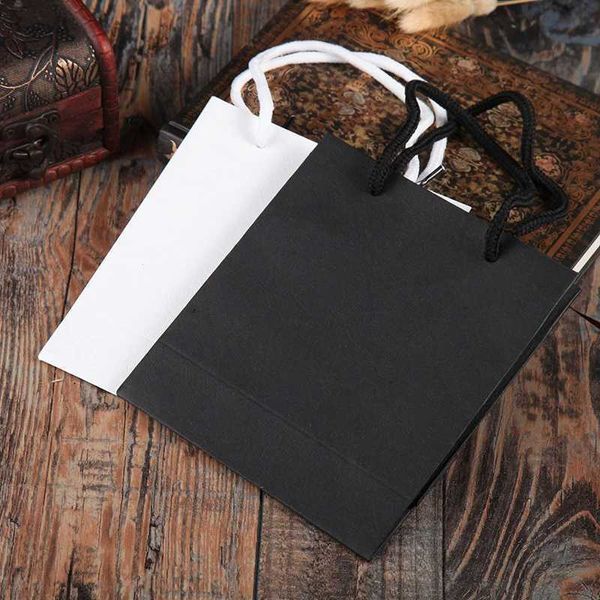 Enveloppe cadeau CowHide Sac cadeau petit papier avec handle emballage blanc emballage noir bijoux BAGQ240511