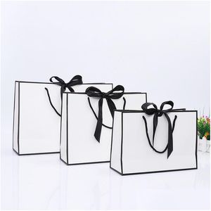 Cadeau Wrap Creative Design Grand Black Border White Kraft Paper Sac avec poignée Party Favor Bowknot LX01480 Drop Livraison Home Garden F Dhl0X