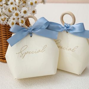 Cadeau Wrap Creative Bague en bois Boîte de bonbons Faveurs de mariage de Noël pour les invités Boîtes d'emballage cadeau Baby Shower Aid Mubarak Décoration 220913