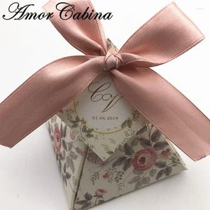 Cadeauverpakking Op maat gemaakt Creatief Roze Bloemen Driehoekige Piramide Bruiloftsbedankjes Dozen voor snoep Bomboniera Feestdoos Suiker 100 stuks