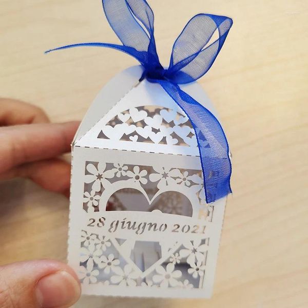 Enveloppe cadeau élégant petit fleur et coeurs d'amour Design laser coupé les boîtes de faveur de fiançailles de mariage personnalisées