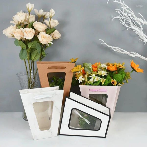 Envoltura de regalo Cajas de papel de flores Ventana transparente Forma trapezoidal transparente Caja de embalaje portátil Bolsas Boda Rose Party Kraft Bolso