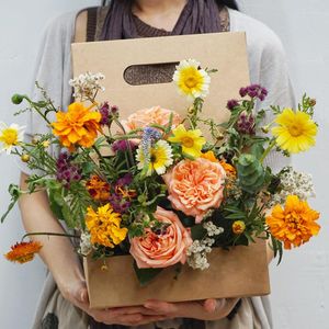 Emballage cadeau fleurs sac de transport sacs en papier kraft avec poignée étanche Bouquet fleuriste boîte d'emballage pour la Saint Valentin Rose boîtes fête