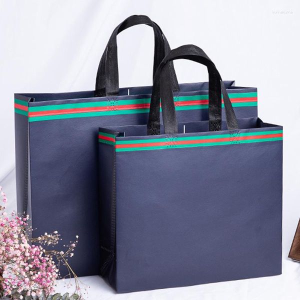 Enveloppe-cadeau Sacs de tissu non tissés écologiques laminés pour les vêtements de vêtements portant des cadeaux de vacances Emballages exquis