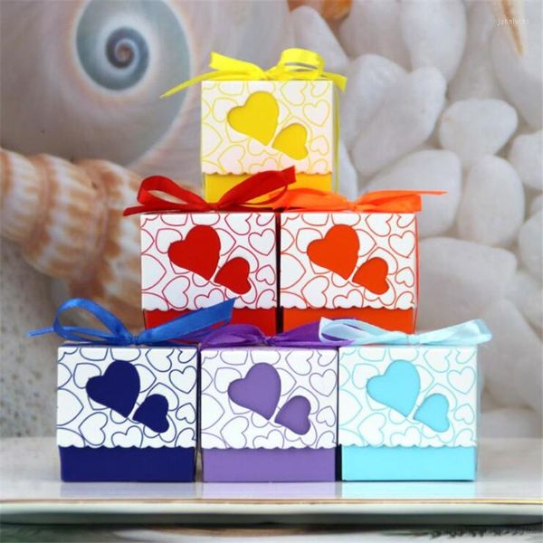 Envoltura de regalo Corazón de amor Corte láser Cajas de dulces Chololate hueco Favor de fiesta de boda Regalos Bolsas Suministros de cumpleaños con cinta