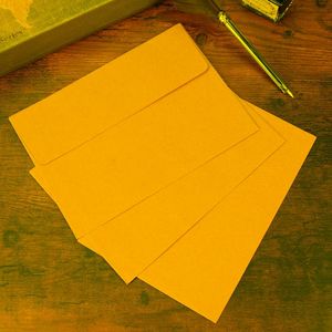 Geschenkwikkeling PCS Niet-gedrukte gele kraftpapier Envelop Plain kleur Blanco Retro-uitnodigingen Postkaart voor het schrijven van lettergift