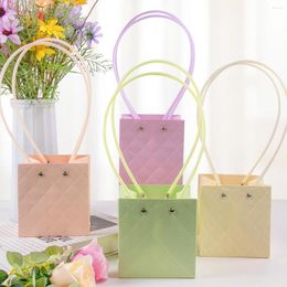 Cadeauverpakking Draagbare bloembak Macaron Snoep Kleur Kraftpapier Handige tas Verjaardag Bruiloft Decor Roos Verpakking Handtas