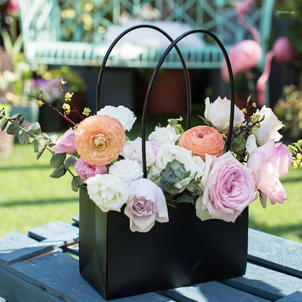 Geschenkverpackung Tragbare Blumenbox PVC Klare Handtasche Kraftpapier Handliche Tasche Faltbare Rose Florist Bouquet Hochzeitsverpackungsbeutel