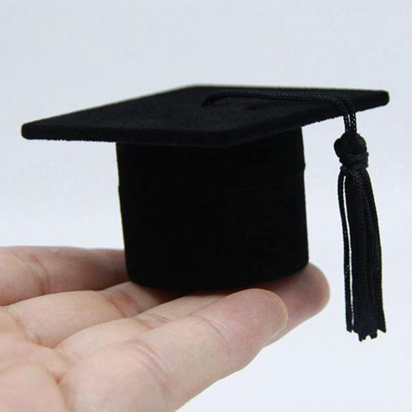 Emballage cadeau porte-bague boîte légère réaliste à la recherche de bijoux de chapeau de graduation avec décoration de gland lisse au toucher