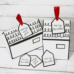 Emballage cadeau Ensemble de 20 boîtes de forme de maison Boîte de bonbons de gâteau avec ruban rouge Joyeux Noël Tags Faveurs de mariage et cadeaux Party Supply1
