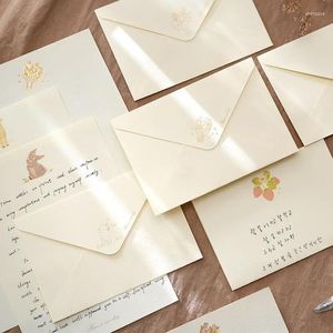 Ensemble de papeterie cadeau (4 feuilles de papier de style vintage, 2 enveloppes), écriture de lettres rétro pour invitations à des fêtes d'amour