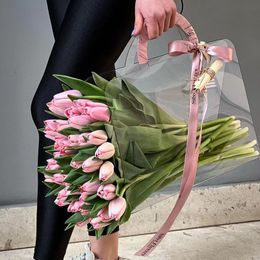 Cadeau cadeau transparent PET boîte de fleurs fraîches bouquet sac à main fleurs emballage festivals fête rose paquet sac d'emballage portable 230822