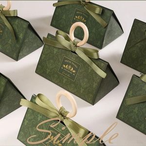 Emballage cadeau Triangle boîtes à bonbons de mariage avec poignées traiter des sacs de cadeaux en papier pour les fournitures de faveur de fête de douche de bébé