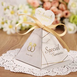 Geschenkwikkel TRIANGILLE Pyramid Marble Candy Box Wedding Gunsten en geschenken Es Chocolade voor gasten Giveaways Es Party Supplies 230504