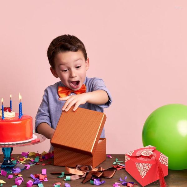Papel de regalo Caja de boda Cajas de dulces Favores Bolsas de regalo Contenedores de golosinas de chocolate chino Embalaje de cumpleaños Envoltura pequeña