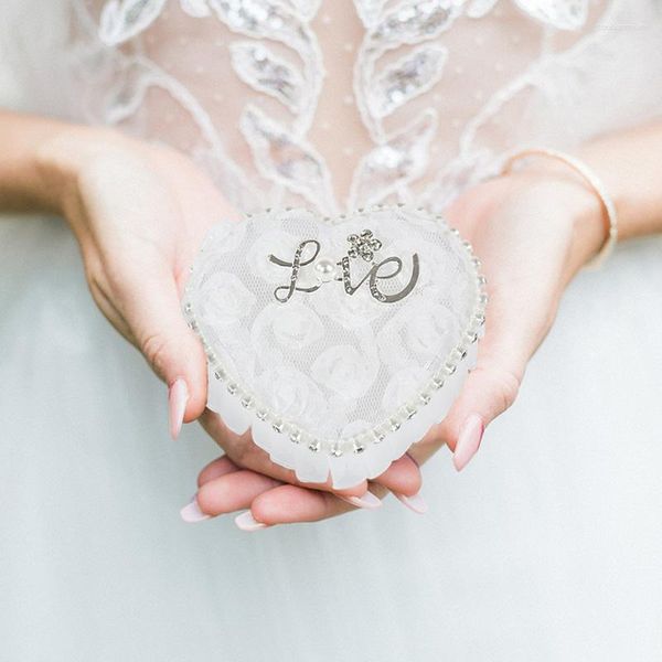 Caja de almohada de anillo con forma de corazón de encaje blanco para regalo, soporte de cojín de exhibición romántico para boda, decoración de la ceremonia del Día de San Valentín