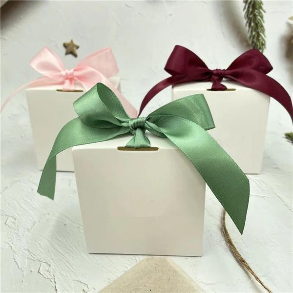 Emballage cadeau Boîte en carton de papier blanc Emballage de logo personnalisé avec ruban pour les faveurs de mariage Baby Shower Party