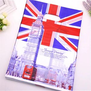 Envoltura de regalo al por mayor 100pcs/lote 25 35cm bolsas de ropa europeas de lujo con envases de moda plástica de bandera británica Big Ben