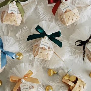 Enveloppe cadeau Boîte de bonbons de mariage en bois petit bois fait à la main à la main de décoration intérieure Partyage d'emballage avec perle et ruban