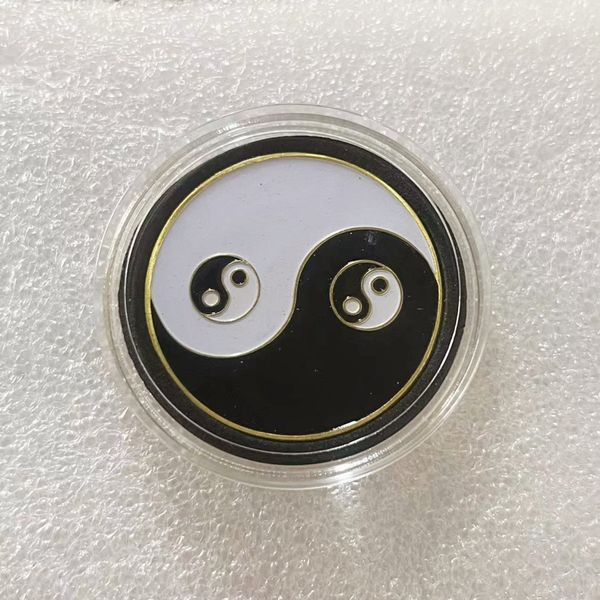 Regalos chino Tai Chi negro blanco taoísmo signo antiguo ocho diagramas colección de monedas de oro tarjeta de póquer guardia con moneda Capsule.cx