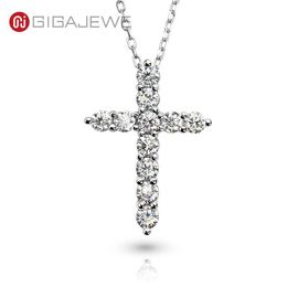 GIGAJEWE Totaal 1 1ct 3mmX11 Ronde Cut D VVS1 Moissanite Hanger Ketting 925 Zilveren Christelijke Religieuze Kruis Vriendin Gift GMSN268s