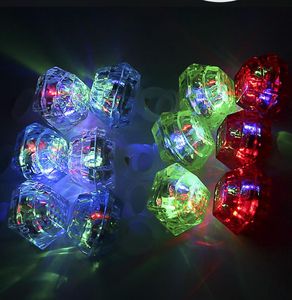 Gigantische Diamond Light-Up Ring Glow LED Knipperende Party Gunsten voor kinderen Volwassenen Evenement Vakantie Decoraties