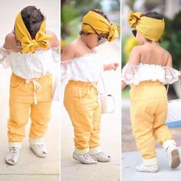 Conjuntos de ropa para bebés y niñas, camisa blanca con hombros descubiertos para niñas de verano, manga corta, pantalones amarillos y diadema, trajes para niños de 3 uds.