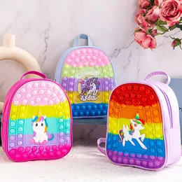 Mochila para niña y niño, juguete antiestrés de arcoíris, diseño de hombro de unicornio, paquete de descompresión, juguete para dedos, bolsa escolar de silicona para niños